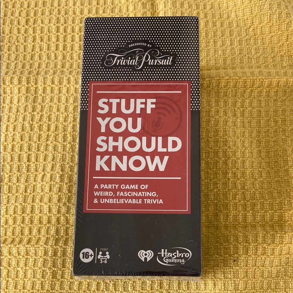 Trivial Pursuit Stuff You Should Know Game NIB